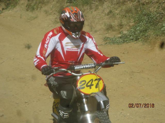 Entrainement Moto-cross MOTOS ANCIENNES sur le terrain de Lesteno 56