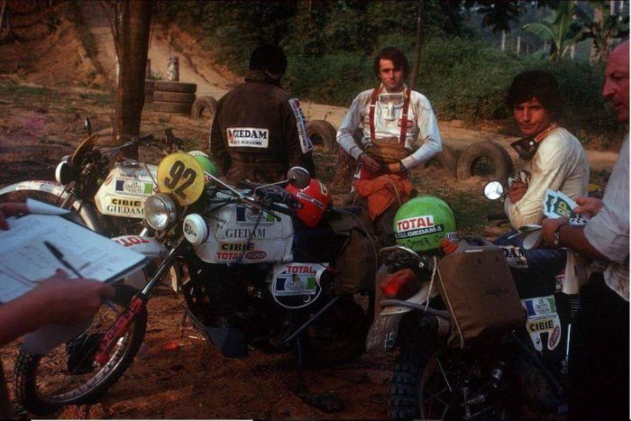 Les pilotes et les motos du Paris Dakar (le vrai!)